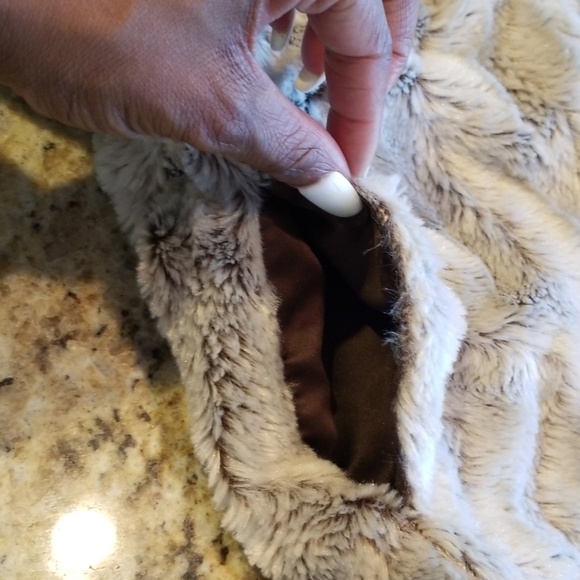 Sale! Faux Fur Jacket - Picture 7 of 7